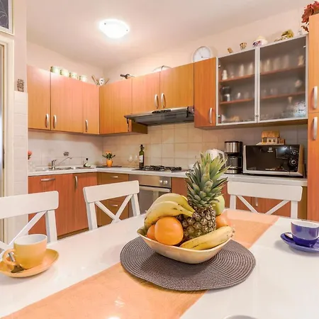 City Center 3 Bedroom Apartment Vrsar Exterior photo