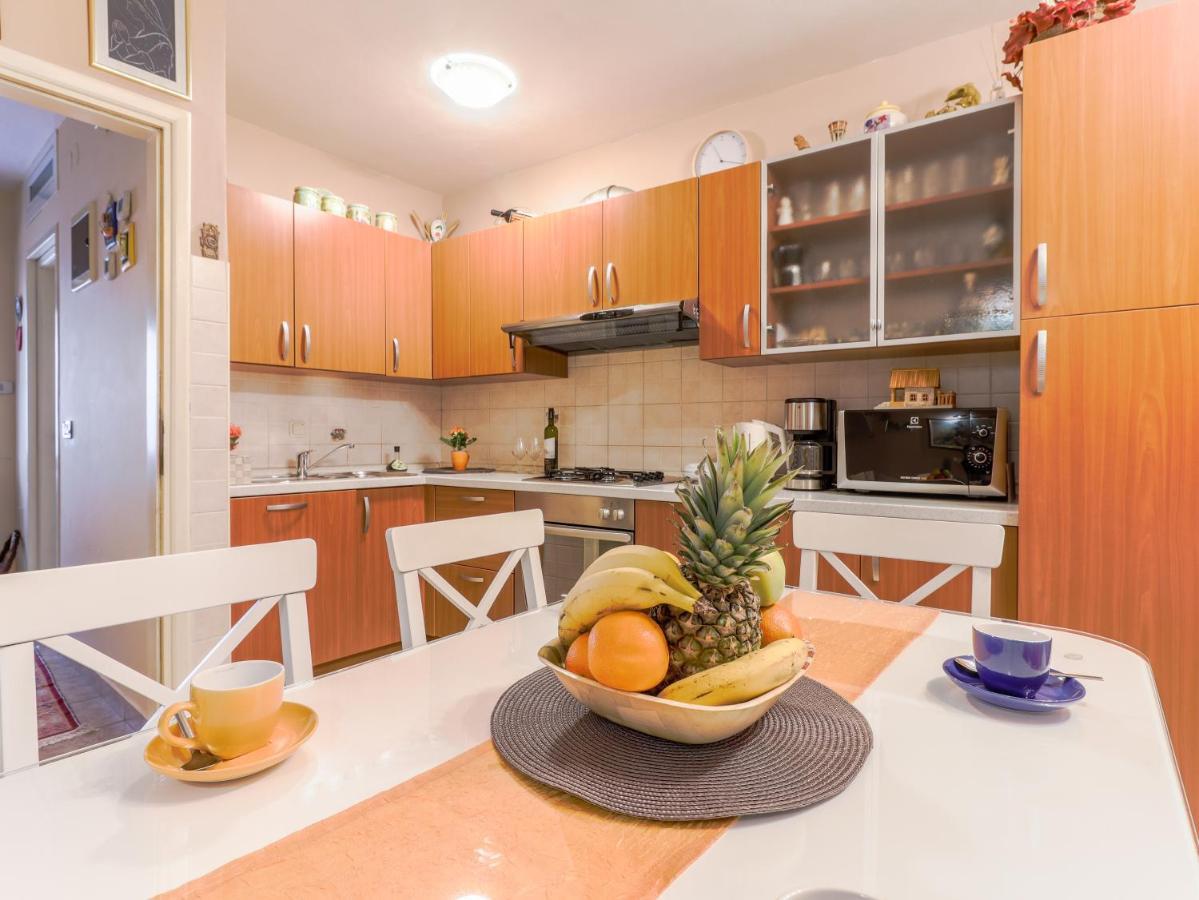 Center 3 Bedroom Apartment Vrsar