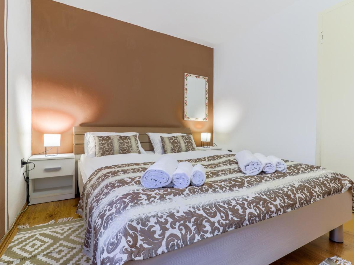Center 3 Bedroom *