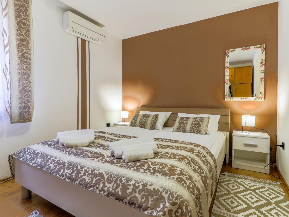 Apartment Center 3 Bedroom *