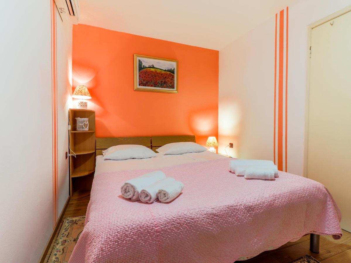 Center 3 Bedroom *